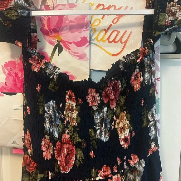 Floral Maxi Dresses - Blue and White - Picture 7 of 8